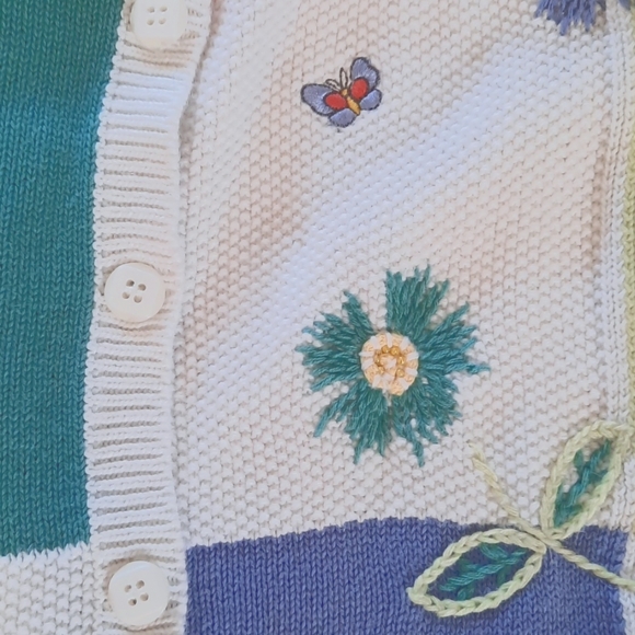 Pretty Spring sweater - Picture 6 of 6